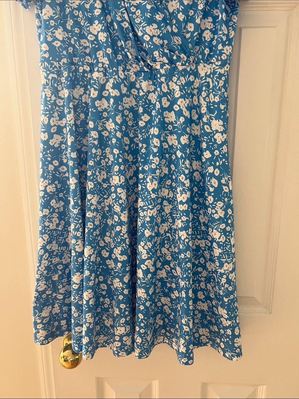 Blue Floral Wrap Midi Dress with Short Sleeves - Picture 4 of 6